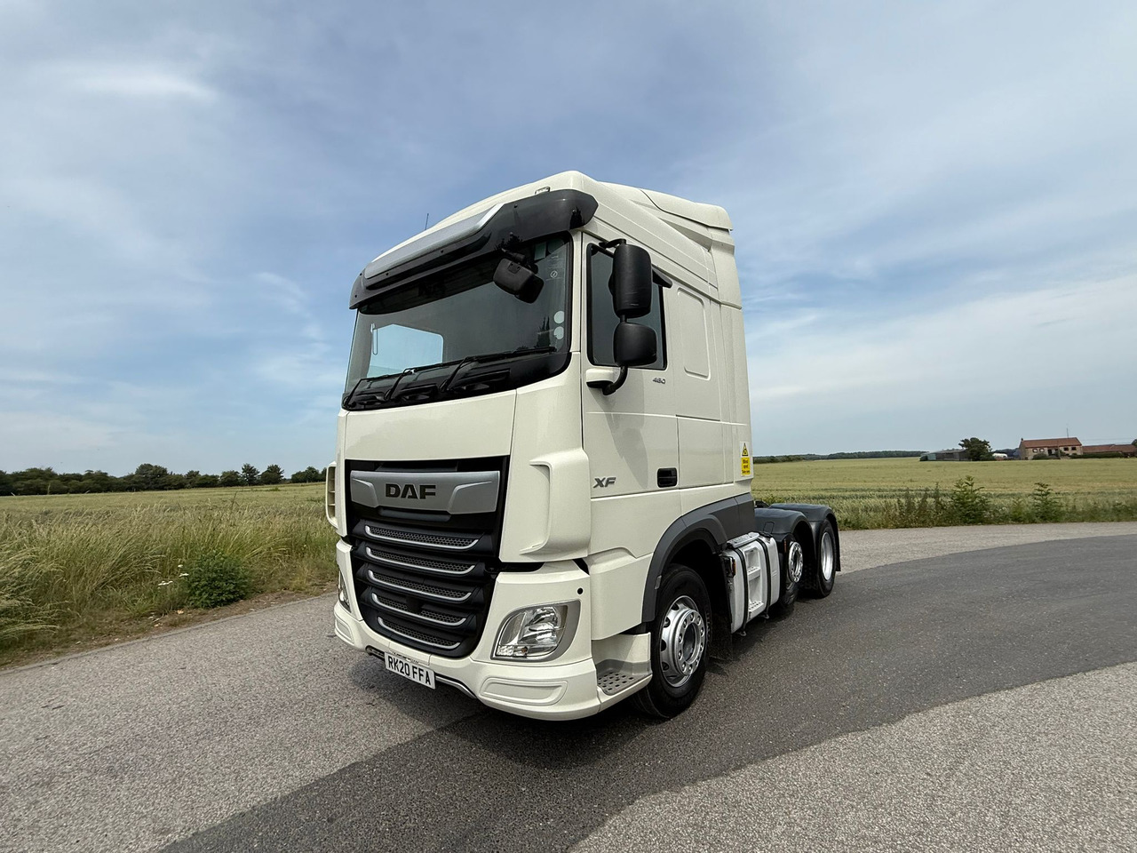 DAF XF 105 480 RHD - شاحنة جرار: صور 1 DAF XF 105 480 RHD - شاحنة جرار: صور 1