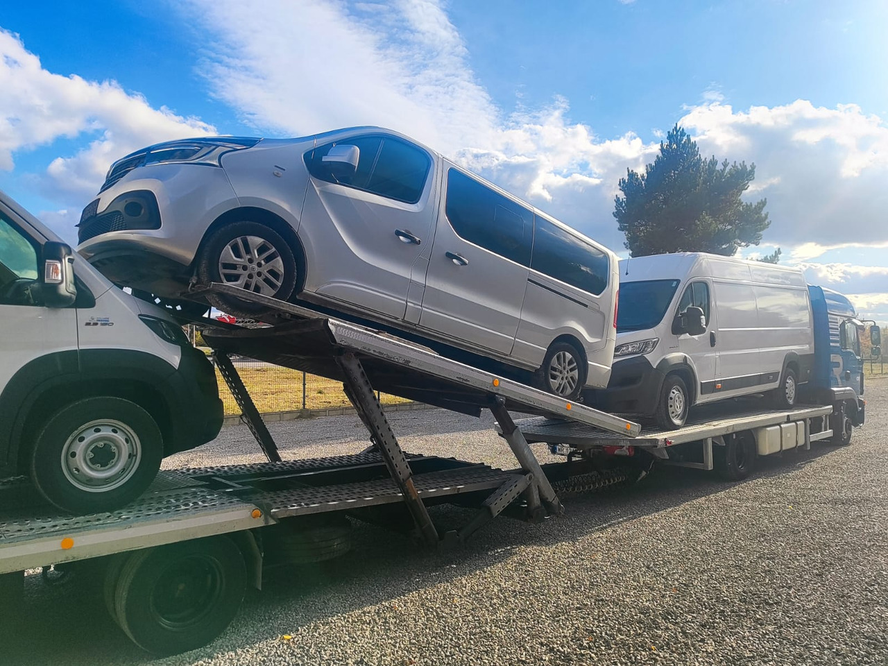 شاحنة نقل سيارات شاحنة لنقل المعدات الثقيلة MAN TGL: صور 12 شاحنة نقل سيارات شاحنة لنقل المعدات الثقيلة MAN TGL: صور 12