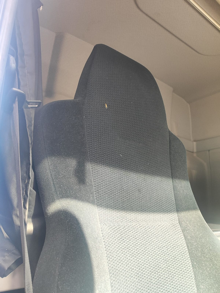 شاحنة نقل سيارات شاحنة لنقل المعدات الثقيلة MAN TGL: صور 30 شاحنة نقل سيارات شاحنة لنقل المعدات الثقيلة MAN TGL: صور 30