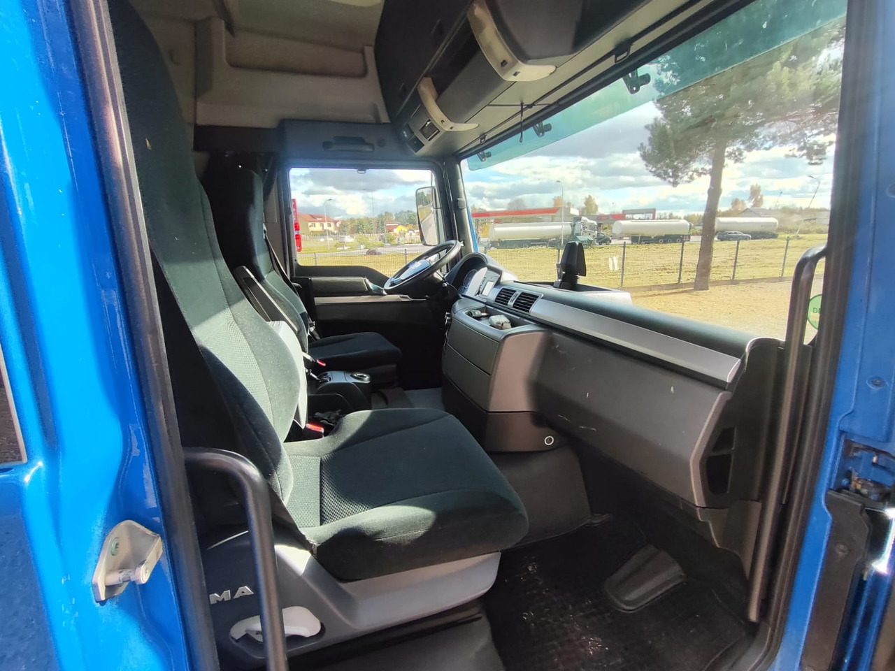 شاحنة نقل سيارات شاحنة لنقل المعدات الثقيلة MAN TGL: صور 21 شاحنة نقل سيارات شاحنة لنقل المعدات الثقيلة MAN TGL: صور 21