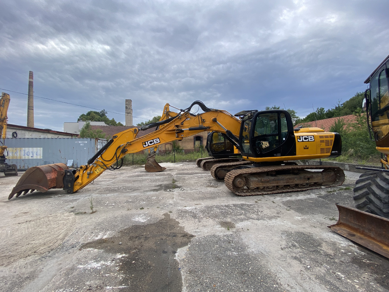 JCB JS 210 - حفارات زحافة: صور 1 JCB JS 210 - حفارات زحافة: صور 1
