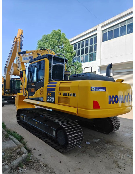 Komatsu PC220-8 - حفارات زحافة: صور 2 Komatsu PC220-8 - حفارات زحافة: صور 2