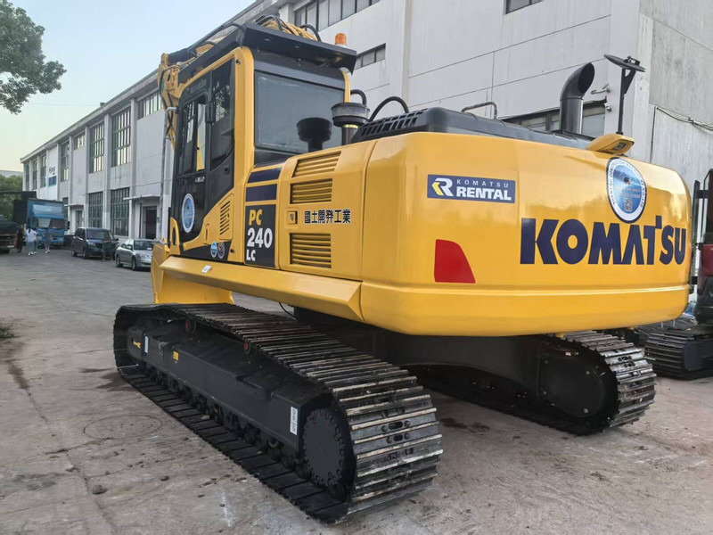 Komatsu PC240LC-8 - حفارات زحافة: صور 4 Komatsu PC240LC-8 - حفارات زحافة: صور 4