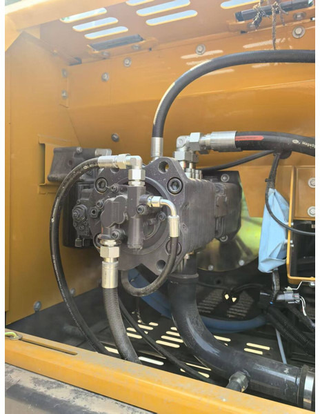 XCMG XE215C - حفارات زحافة: صور 5 XCMG XE215C - حفارات زحافة: صور 5