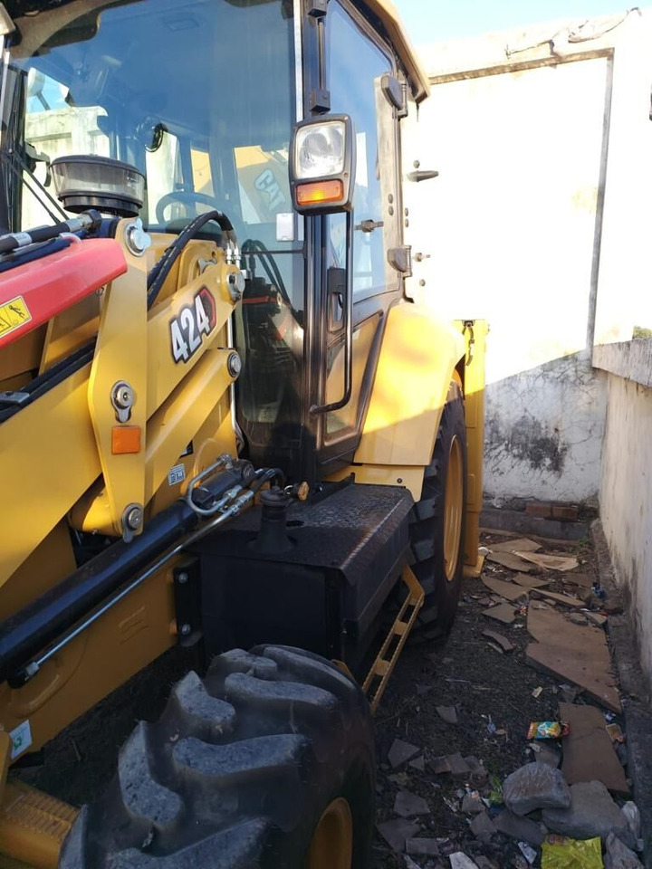 New Caterpillar 424 backhoe loader - حفار متعدد الاستخدام: صور 3 New Caterpillar 424 backhoe loader - حفار متعدد الاستخدام: صور 3