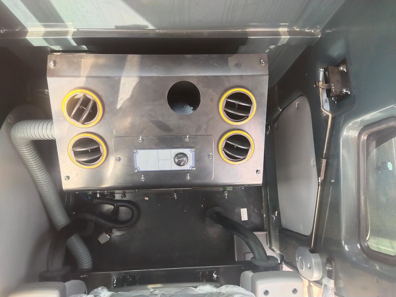 New Hyundai R210 tracked excavator - حفارات زحافة: صور 3 New Hyundai R210 tracked excavator - حفارات زحافة: صور 3