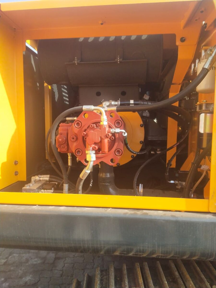 New Hyundai R210 tracked excavator - حفارات زحافة: صور 2 New Hyundai R210 tracked excavator - حفارات زحافة: صور 2