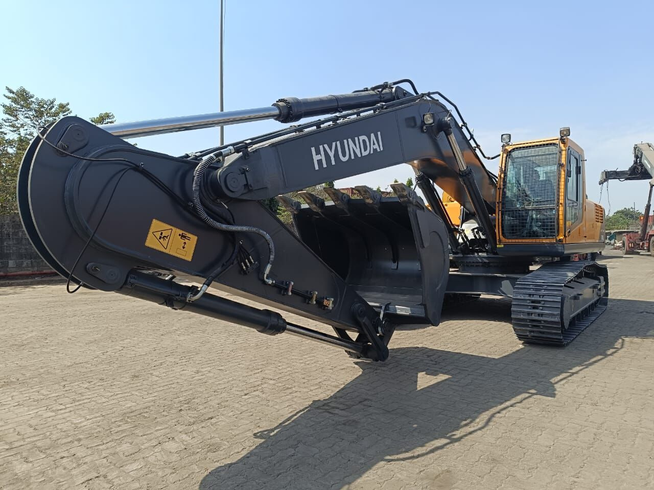 New Hyundai R340 tracked excavator - حفارات زحافة: صور 3 New Hyundai R340 tracked excavator - حفارات زحافة: صور 3