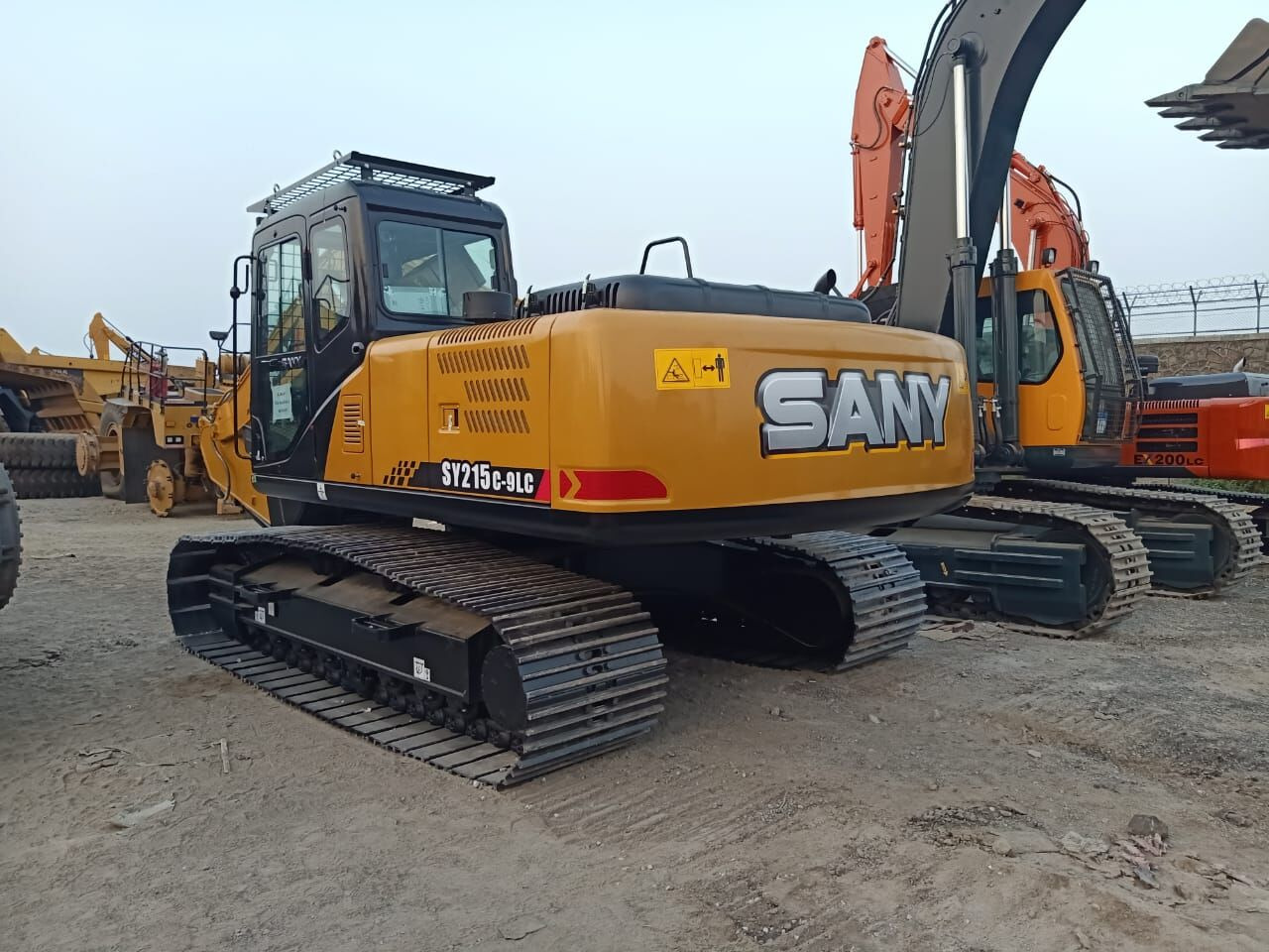 New Sany SY 215 MITSUBISHI ENGINE tracked excavator - حفارات زحافة: صور 1 New Sany SY 215 MITSUBISHI ENGINE tracked excavator - حفارات زحافة: صور 1