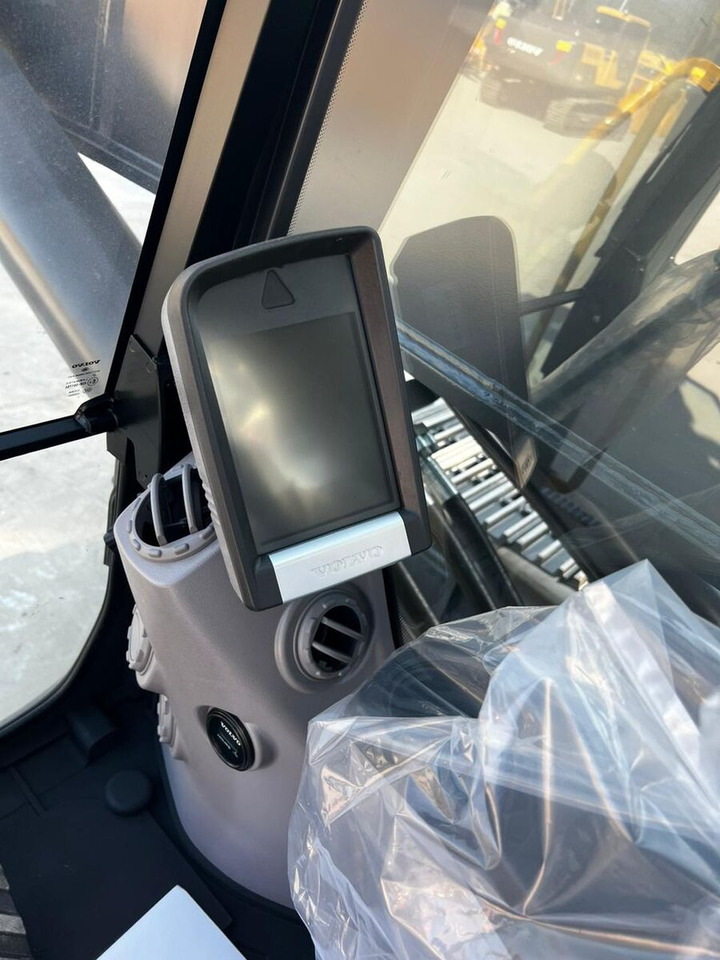 New Volvo EC480DL tracked excavator - حفارات زحافة: صور 5 New Volvo EC480DL tracked excavator - حفارات زحافة: صور 5