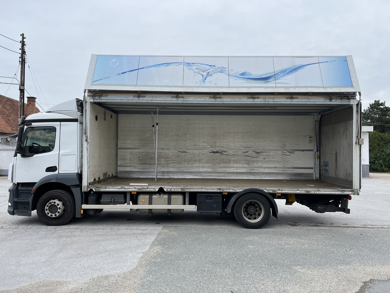MERCEDES-BENZ ANTOS 18.30 L automatische Seitenladung | LBW | Klima | Tempomat - نقل الشراب شاحنة: صور 4 MERCEDES-BENZ ANTOS 18.30 L automatische Seitenladung | LBW | Klima | Tempomat - نقل الشراب شاحنة: صور 4