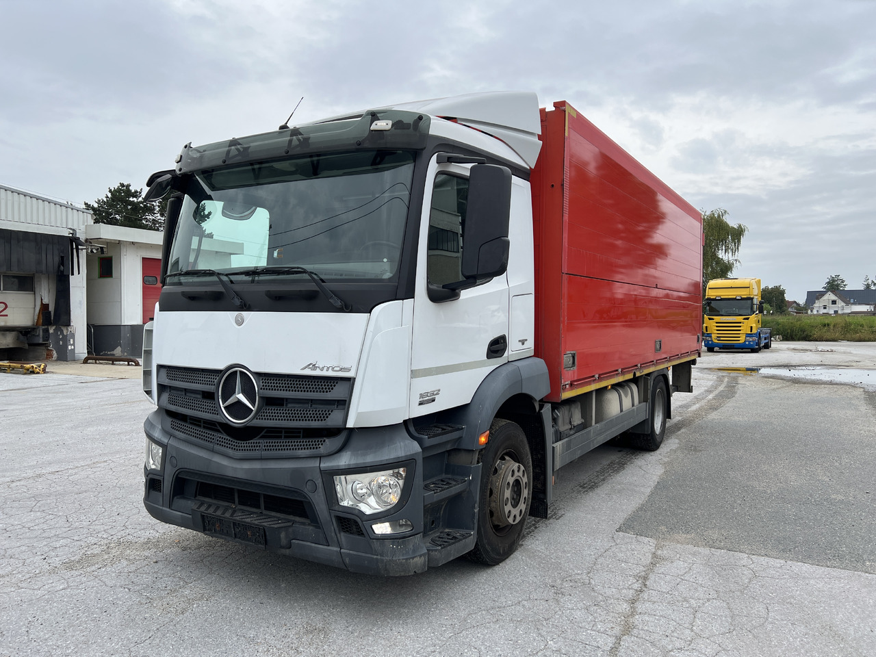 MERCEDES-BENZ ANTOS 1832 Getränkw. LBW | Klima | EURO 6 - نقل الشراب شاحنة: صور 1 MERCEDES-BENZ ANTOS 1832 Getränkw. LBW | Klima | EURO 6 - نقل الشراب شاحنة: صور 1