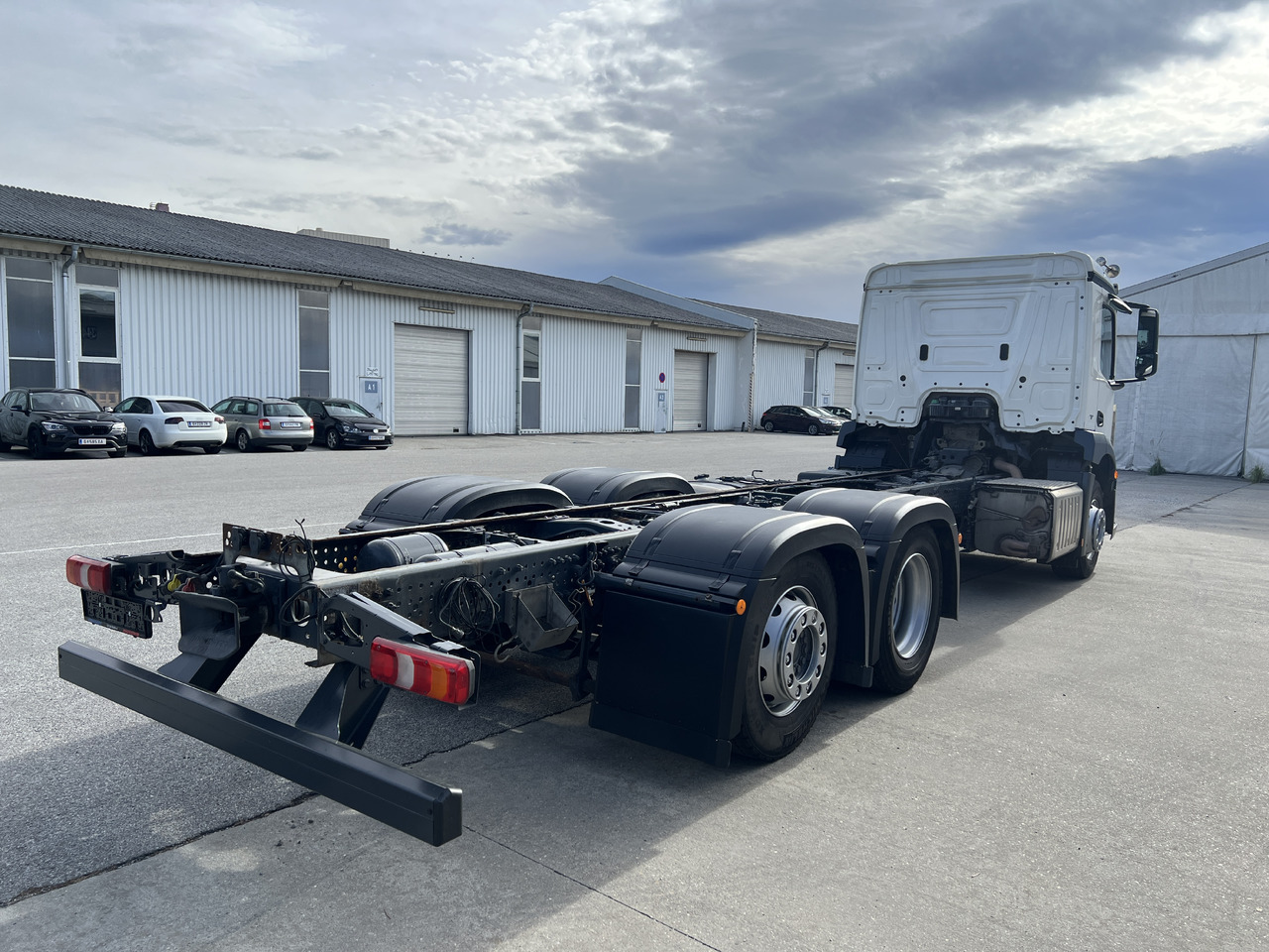 MERCEDES-BENZ Antos 25 40 | Standheizung | Klima | Liftachse - الشاسيه شاحنة: صور 3 MERCEDES-BENZ Antos 25 40 | Standheizung | Klima | Liftachse - الشاسيه شاحنة: صور 3