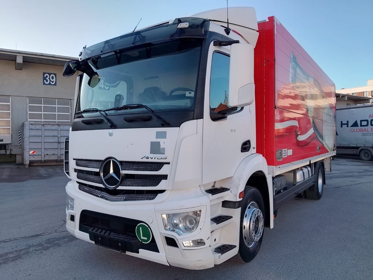 Mercedes-Benz ANTOS 18 30| Getränkew.| Klima| Luftgef| EZ 2014 - نقل الشراب شاحنة: صور 1 Mercedes-Benz ANTOS 18 30| Getränkew.| Klima| Luftgef| EZ 2014 - نقل الشراب شاحنة: صور 1