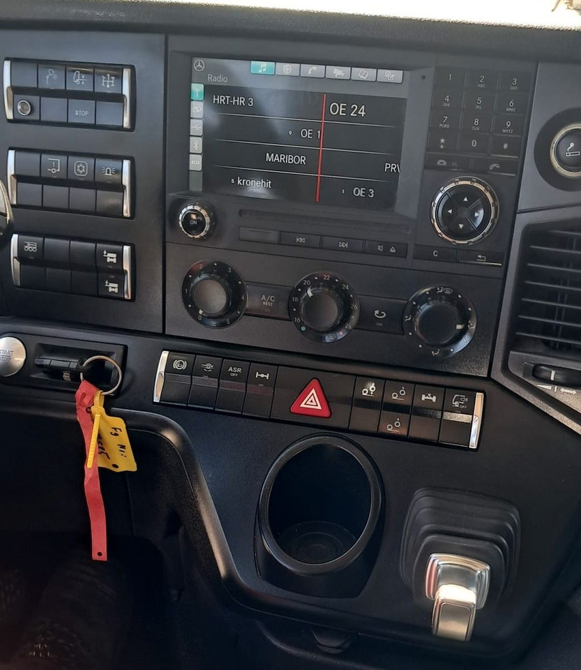 قلابات Mercedes-Benz Actros 2651 Dreiseitk.|Lift-Lenk | Klima | Retar: صور 13 قلابات Mercedes-Benz Actros 2651 Dreiseitk.|Lift-Lenk | Klima | Retar: صور 13