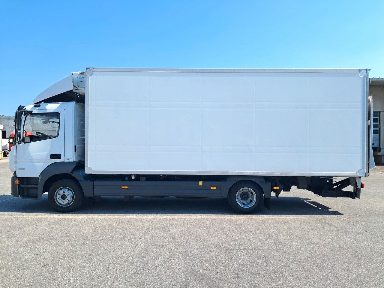 Mercedes-Benz Atego 1221 Kühlkoff LBW | Klima | Tempom | Difff - مبردة شاحنة: صور 4 Mercedes-Benz Atego 1221 Kühlkoff LBW | Klima | Tempom | Difff - مبردة شاحنة: صور 4