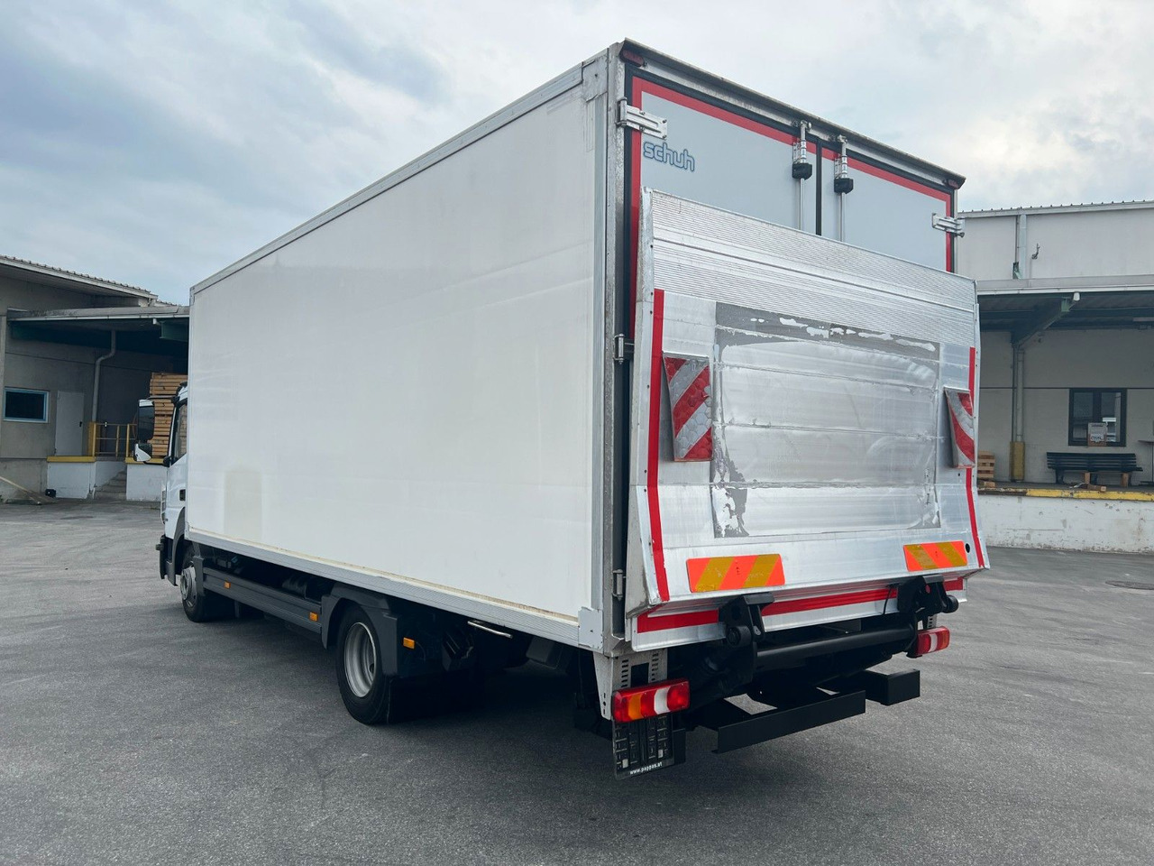 Mercedes-Benz Atego 8.21 Kühlkoffer LBW | Klima | Tempo | Dif - مبردة شاحنة: صور 4 Mercedes-Benz Atego 8.21 Kühlkoffer LBW | Klima | Tempo | Dif - مبردة شاحنة: صور 4