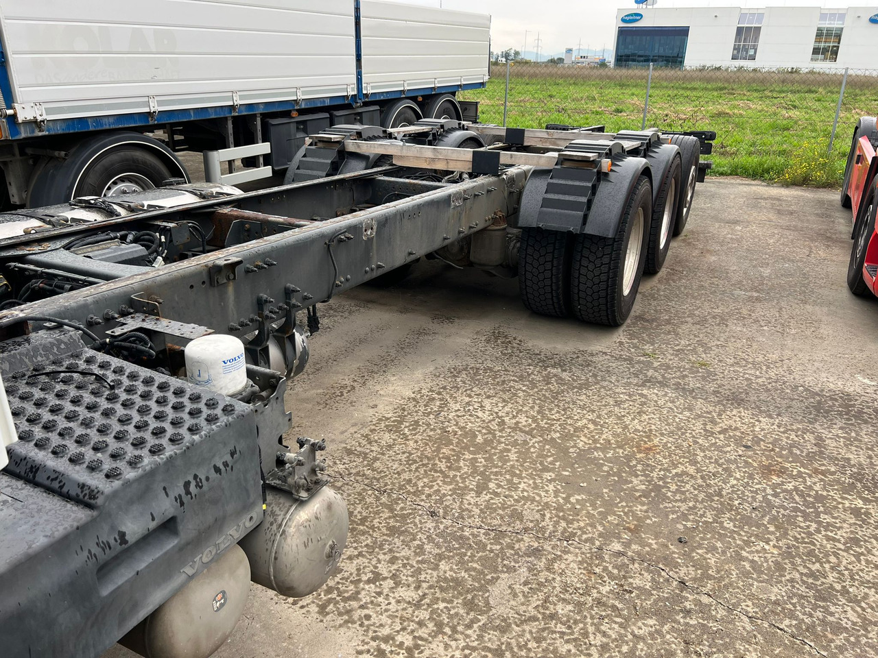VOLVO FH 540 8x4 Fahrgestell - الشاسيه شاحنة: صور 5 VOLVO FH 540 8x4 Fahrgestell - الشاسيه شاحنة: صور 5
