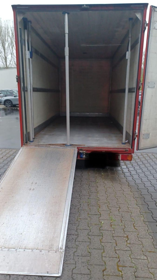 Volkswagen T5 2.0tdi mit Rampe 3ACHSER Tandemachse - الشاحنات الصغيرة صندوق مغلق: صور 5 Volkswagen T5 2.0tdi mit Rampe 3ACHSER Tandemachse - الشاحنات الصغيرة صندوق مغلق: صور 5