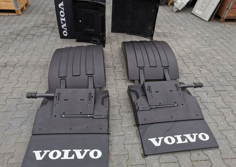 BŁOTNIKI NADKOLE 2 OS VOLVO FH4 NOWY ORYGINAŁ - درابزين: صور 2 BŁOTNIKI NADKOLE 2 OS VOLVO FH4 NOWY ORYGINAŁ - درابزين: صور 2