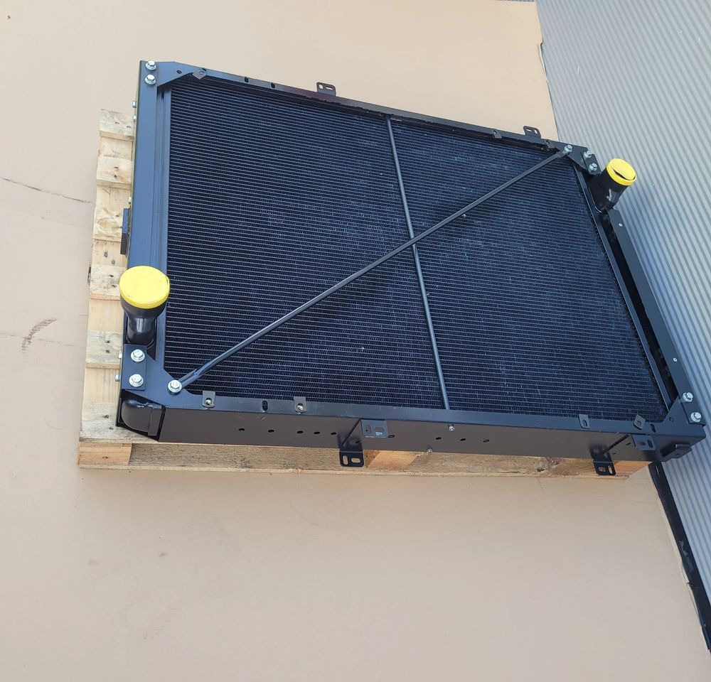 CHŁODNICA WODY MAN NOWY ORYGINAŁ 81.06101-0056 CHWALIM116 - المشعاع - شاحنة: صور 2 CHŁODNICA WODY MAN NOWY ORYGINAŁ 81.06101-0056 CHWALIM116 - المشعاع - شاحنة: صور 2