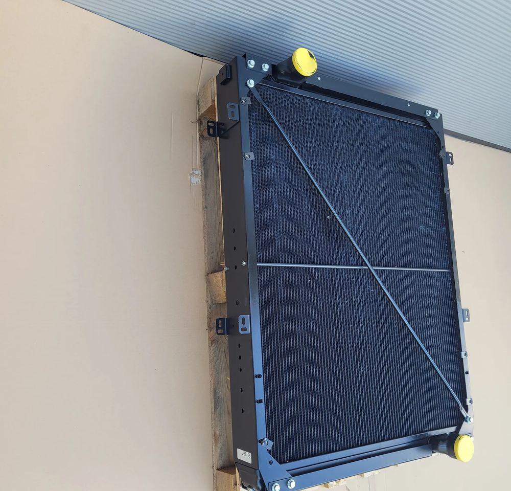 CHŁODNICA WODY MAN NOWY ORYGINAŁ 81.06101-0056 CHWALIM116 - المشعاع - شاحنة: صور 3 CHŁODNICA WODY MAN NOWY ORYGINAŁ 81.06101-0056 CHWALIM116 - المشعاع - شاحنة: صور 3