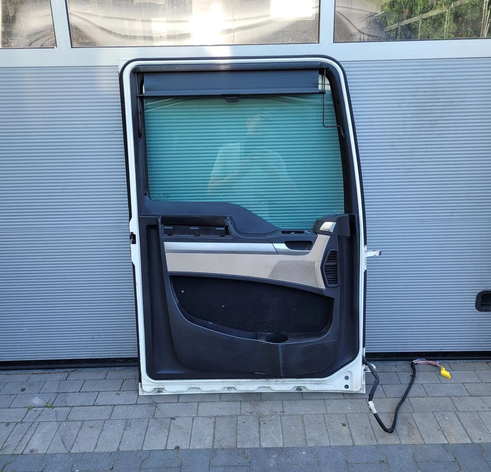 DRZWI MAN TGX LEWE LIFT RAL 9010 ORYGINAŁ CHWALIM116 - باب و قطع الغيار - شاحنة: صور 4 DRZWI MAN TGX LEWE LIFT RAL 9010 ORYGINAŁ CHWALIM116 - باب و قطع الغيار - شاحنة: صور 4