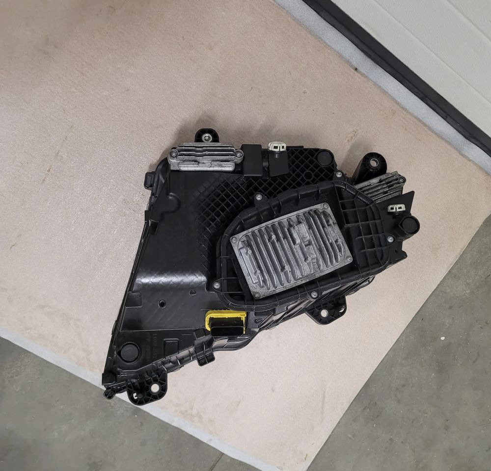 LAMPA LED VOLVO FH5 ORYGINAŁ LH. 23752680 - أضواء - شاحنة: صور 2 LAMPA LED VOLVO FH5 ORYGINAŁ LH. 23752680 - أضواء - شاحنة: صور 2