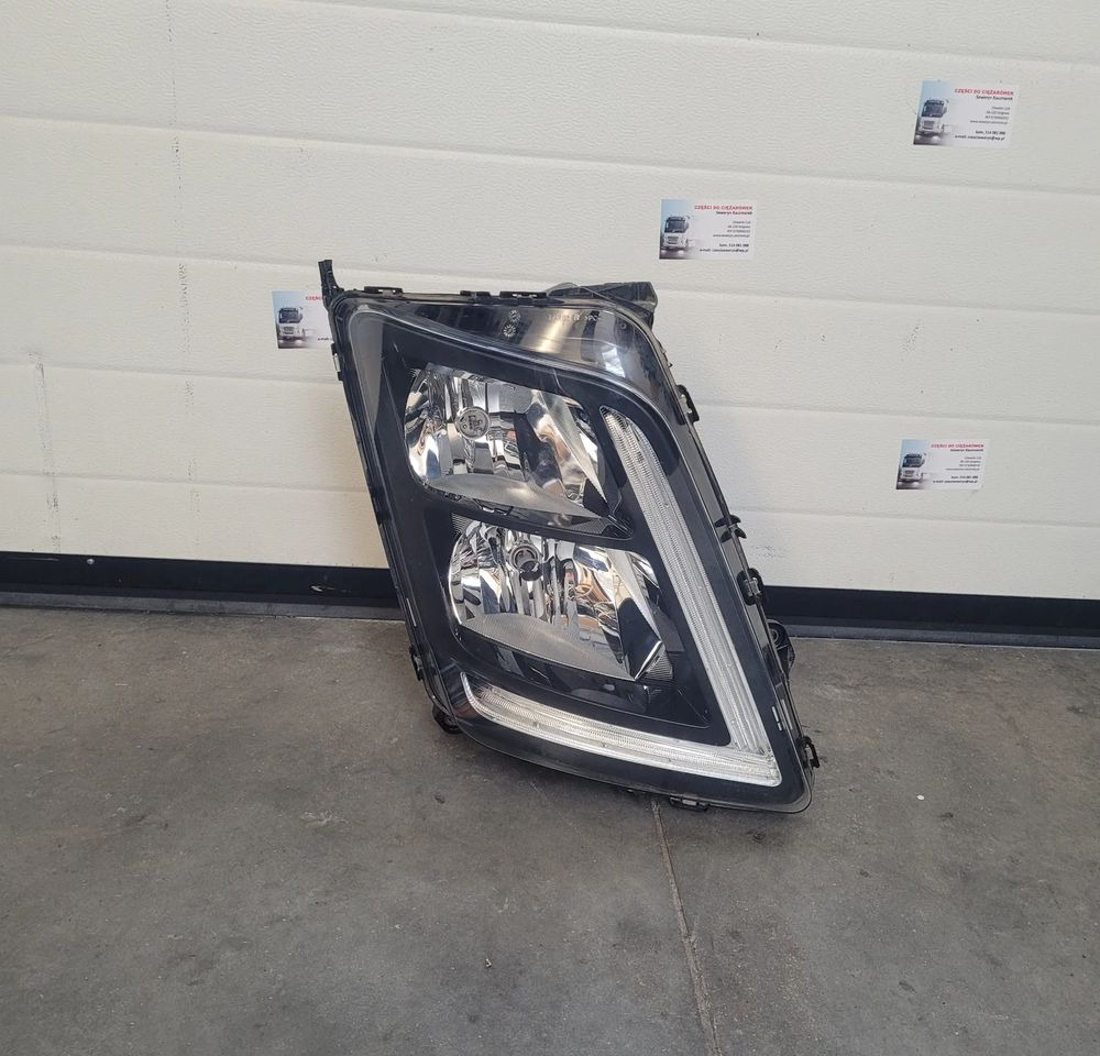 LAMPA VOLVO FMX RH ORYGINAŁ 22239057 CHWALIM116 - أضواء - شاحنة: صور 1 LAMPA VOLVO FMX RH ORYGINAŁ 22239057 CHWALIM116 - أضواء - شاحنة: صور 1