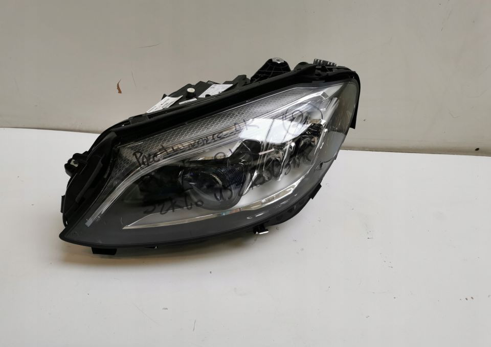 Lampa Mercedes c klasa - أضواء - شاحنة: صور 1 Lampa Mercedes c klasa - أضواء - شاحنة: صور 1