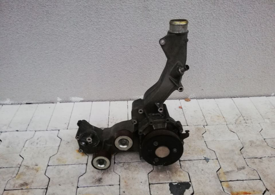 MAN TGX TGS TGA Obudowa Pompy Wody 51.06330-3033 - مضخة المبرد - شاحنة: صور 1 MAN TGX TGS TGA Obudowa Pompy Wody 51.06330-3033 - مضخة المبرد - شاحنة: صور 1