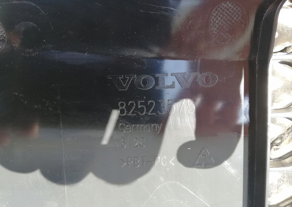 MASKA GRILL ATRAPA VOLVO FL FE 82523575 NOWY ORYG. - جلوپنجره - شاحنة: صور 5 MASKA GRILL ATRAPA VOLVO FL FE 82523575 NOWY ORYG. - جلوپنجره - شاحنة: صور 5