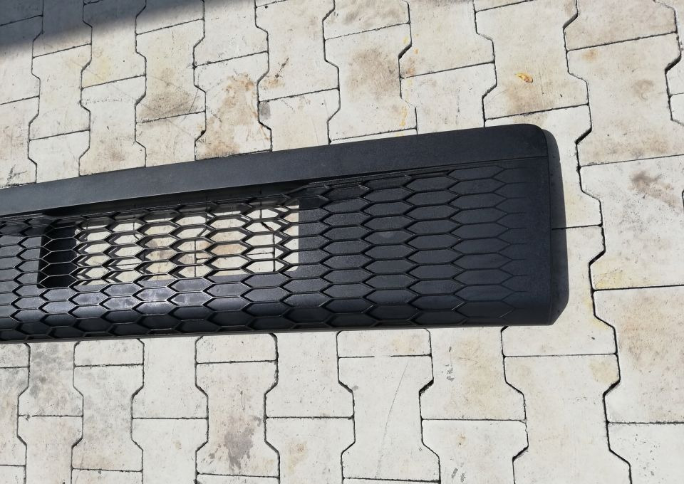 MASKA GRILL ATRAPA VOLVO FL FE 82523575 NOWY ORYG. - جلوپنجره - شاحنة: صور 3 MASKA GRILL ATRAPA VOLVO FL FE 82523575 NOWY ORYG. - جلوپنجره - شاحنة: صور 3