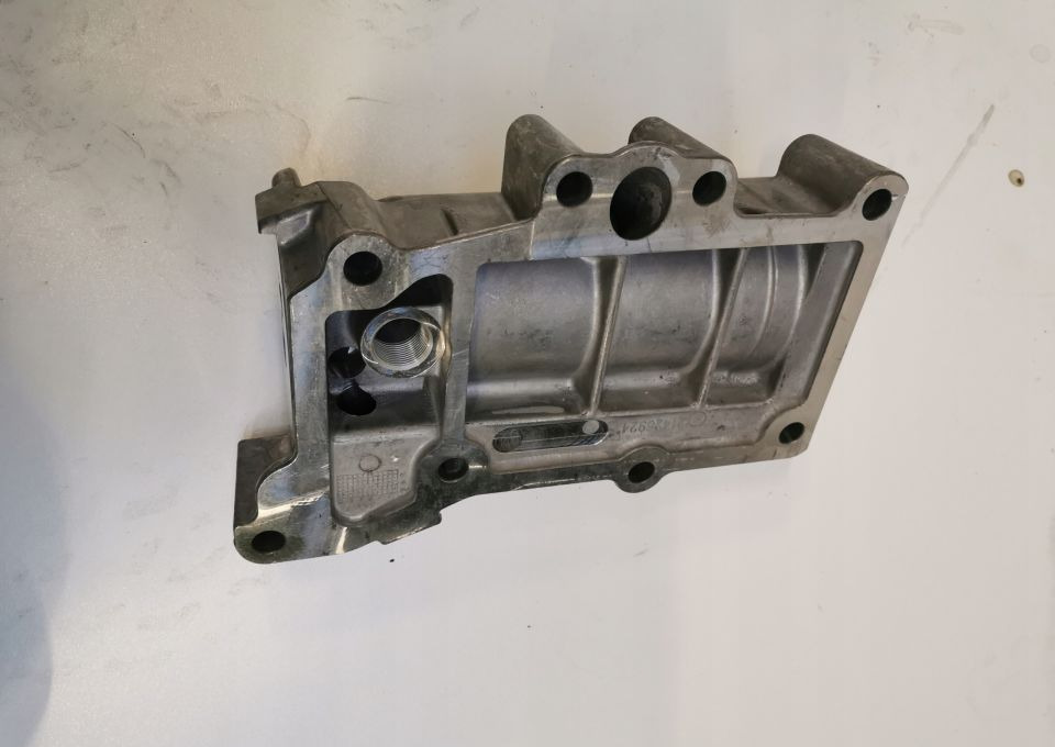 OBUDOWA FILTRA OLEJU VOLVO RENAULT 21426924 - فلتر النفط - شاحنة: صور 2 OBUDOWA FILTRA OLEJU VOLVO RENAULT 21426924 - فلتر النفط - شاحنة: صور 2