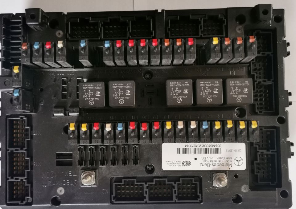 SAM CABIN MERCEDES ACTROS MP4 A001 446 16 58/001 - مصهر - شاحنة: صور 1 SAM CABIN MERCEDES ACTROS MP4 A001 446 16 58/001 - مصهر - شاحنة: صور 1