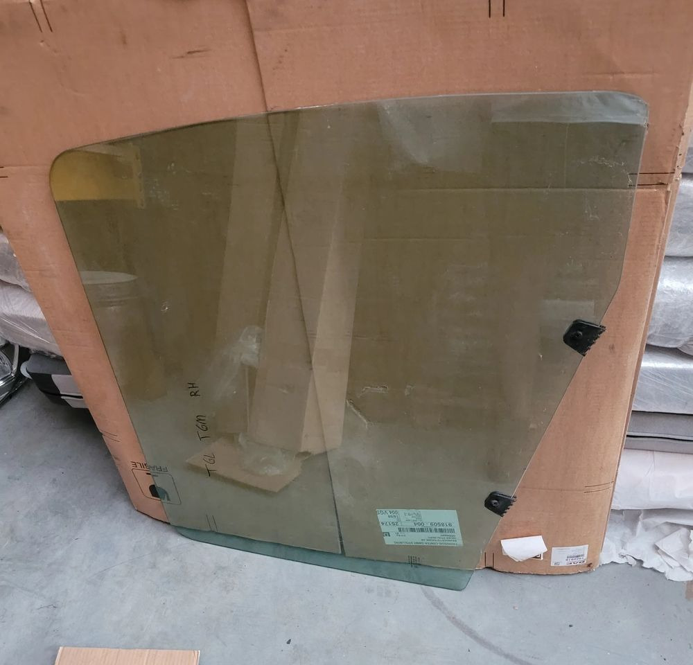 SZYBA MAN TGX RH 81.62645.0040 - نافذة و قطع الغيار - شاحنة: صور 1 SZYBA MAN TGX RH 81.62645.0040 - نافذة و قطع الغيار - شاحنة: صور 1