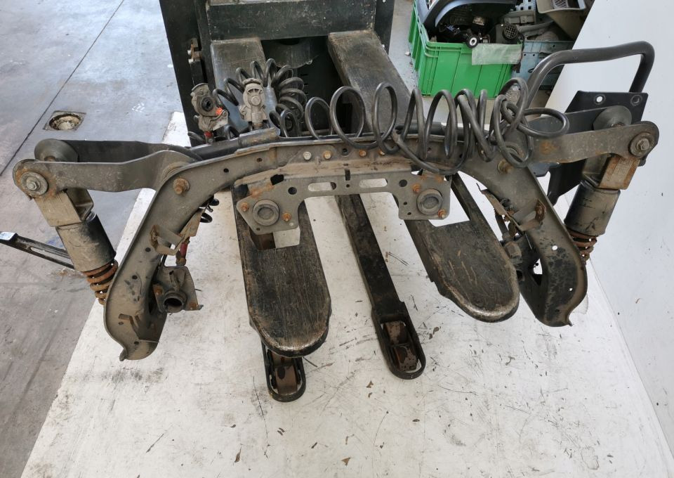 ZAWIESZENIE KABINY TYL MERCEDES ACTROS MP4 - الكابينة تعليق - شاحنة: صور 1 ZAWIESZENIE KABINY TYL MERCEDES ACTROS MP4 - الكابينة تعليق - شاحنة: صور 1