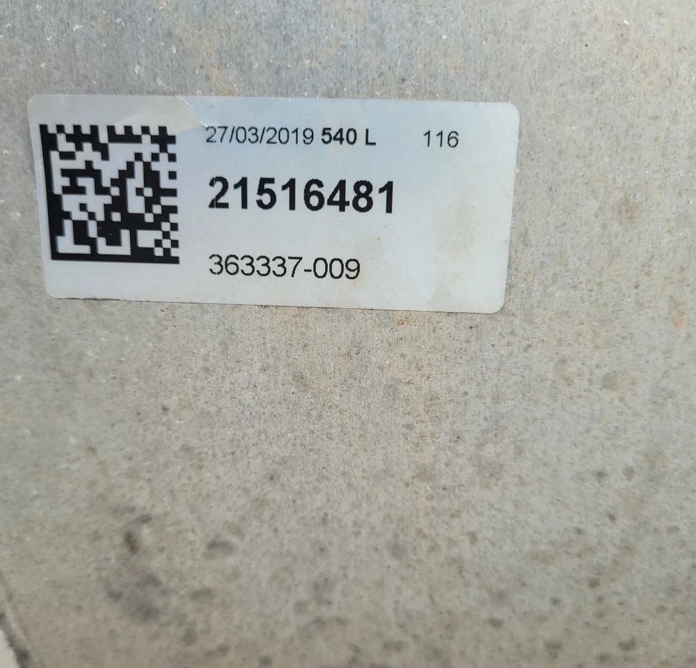 ZBIORNIK PALIWA VOLVO FH4 170X53X70 LOW DECK 540l - خزان وقود - شاحنة: صور 4 ZBIORNIK PALIWA VOLVO FH4 170X53X70 LOW DECK 540l - خزان وقود - شاحنة: صور 4