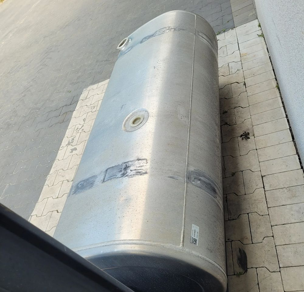 ZBIORNIK PALIWA VOLVO FH4 170X53X70 LOW DECK 540l - خزان وقود - شاحنة: صور 5 ZBIORNIK PALIWA VOLVO FH4 170X53X70 LOW DECK 540l - خزان وقود - شاحنة: صور 5