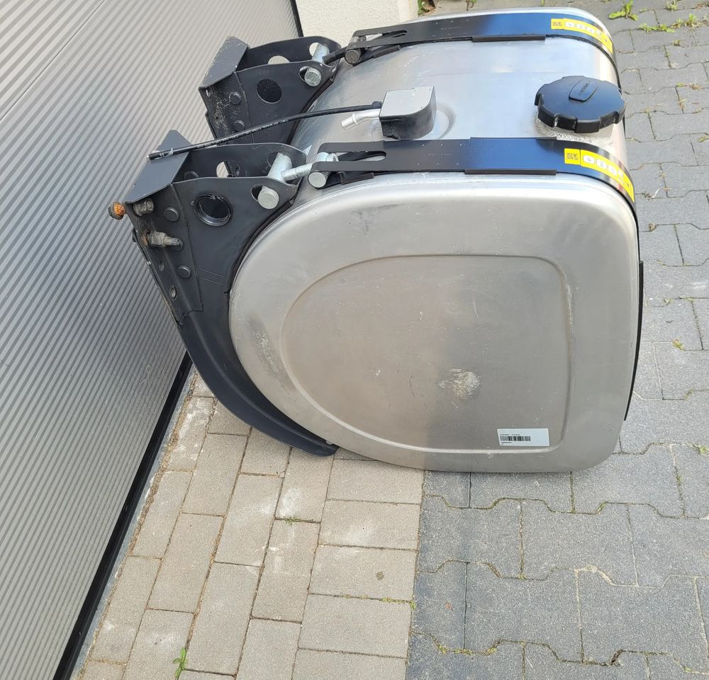 ZBIORNIK PALIWA VOLVO FH4 FM 240L 21516442 60X70X70 CM CHWALIM116 - خزان وقود - شاحنة: صور 3 ZBIORNIK PALIWA VOLVO FH4 FM 240L 21516442 60X70X70 CM CHWALIM116 - خزان وقود - شاحنة: صور 3