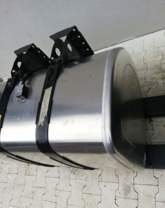 ZBIORNIK PALIWA VOLVO FH4 GAMA RANGE T 365L - خزان وقود - شاحنة: صور 3 ZBIORNIK PALIWA VOLVO FH4 GAMA RANGE T 365L - خزان وقود - شاحنة: صور 3