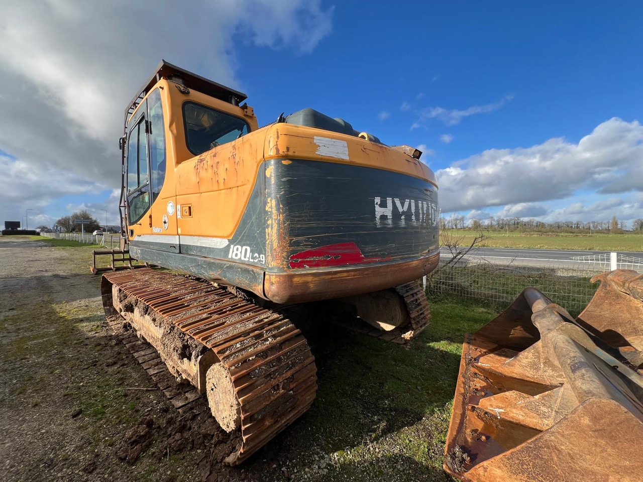 HYUNDAI ROBEX180L0-9 - حفارات زحافة: صور 2 HYUNDAI ROBEX180L0-9 - حفارات زحافة: صور 2