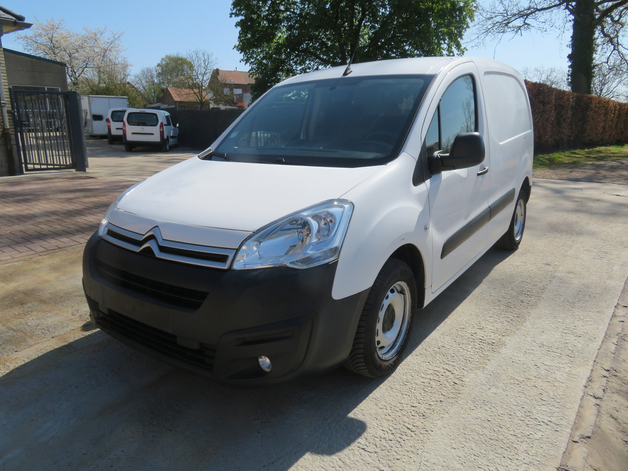 CITROËN Berlingo 1.6 BlueHDi CLUB - فان: صور 3 CITROËN Berlingo 1.6 BlueHDi CLUB - فان: صور 3