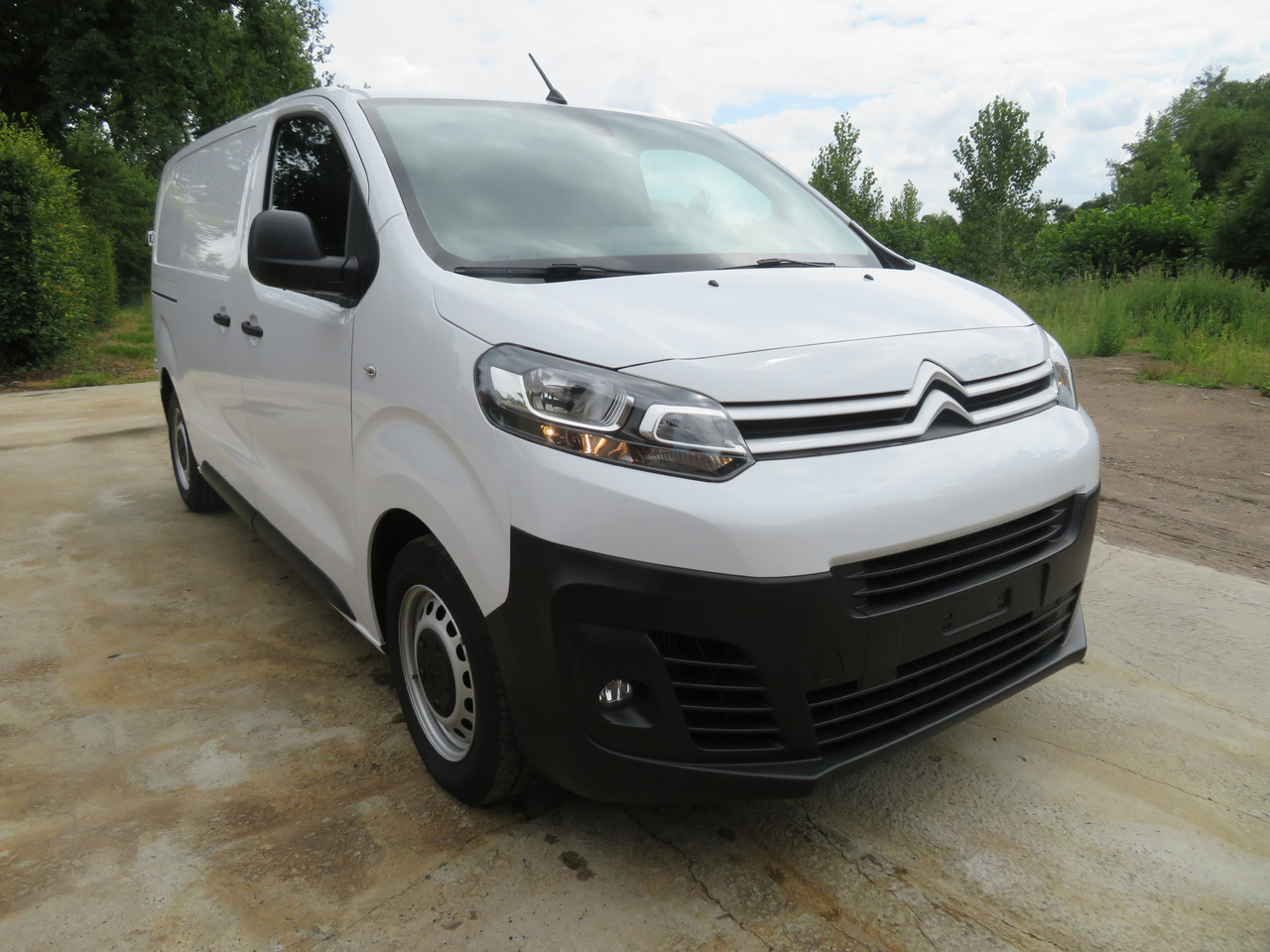 CITROËN Jumpy Club - 1.5 BlueHDi - فان المدمجة: صور 1 CITROËN Jumpy Club - 1.5 BlueHDi - فان المدمجة: صور 1