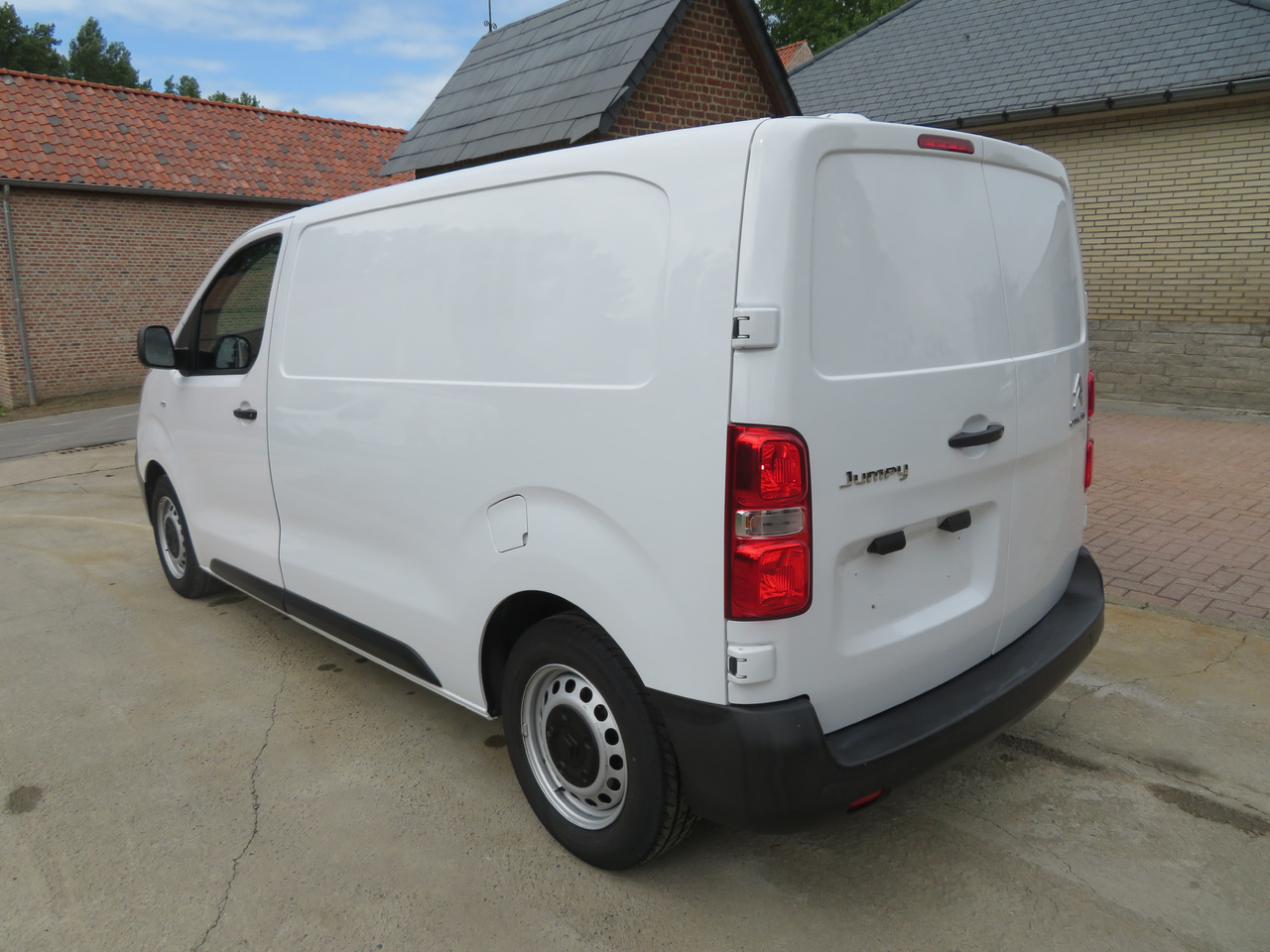 CITROËN Jumpy Club - 1.5 BlueHDi - فان المدمجة: صور 5 CITROËN Jumpy Club - 1.5 BlueHDi - فان المدمجة: صور 5