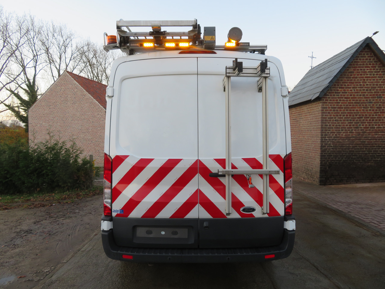 فان Ford Transit 2.0TDCi - L2H2: صور 6