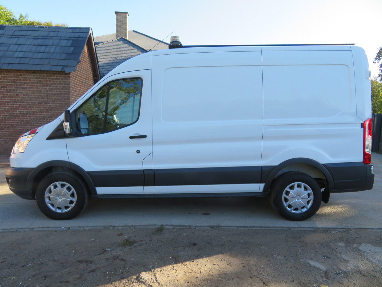 Ford Transit 2.0TDCi - فان: صور 4 Ford Transit 2.0TDCi - فان: صور 4