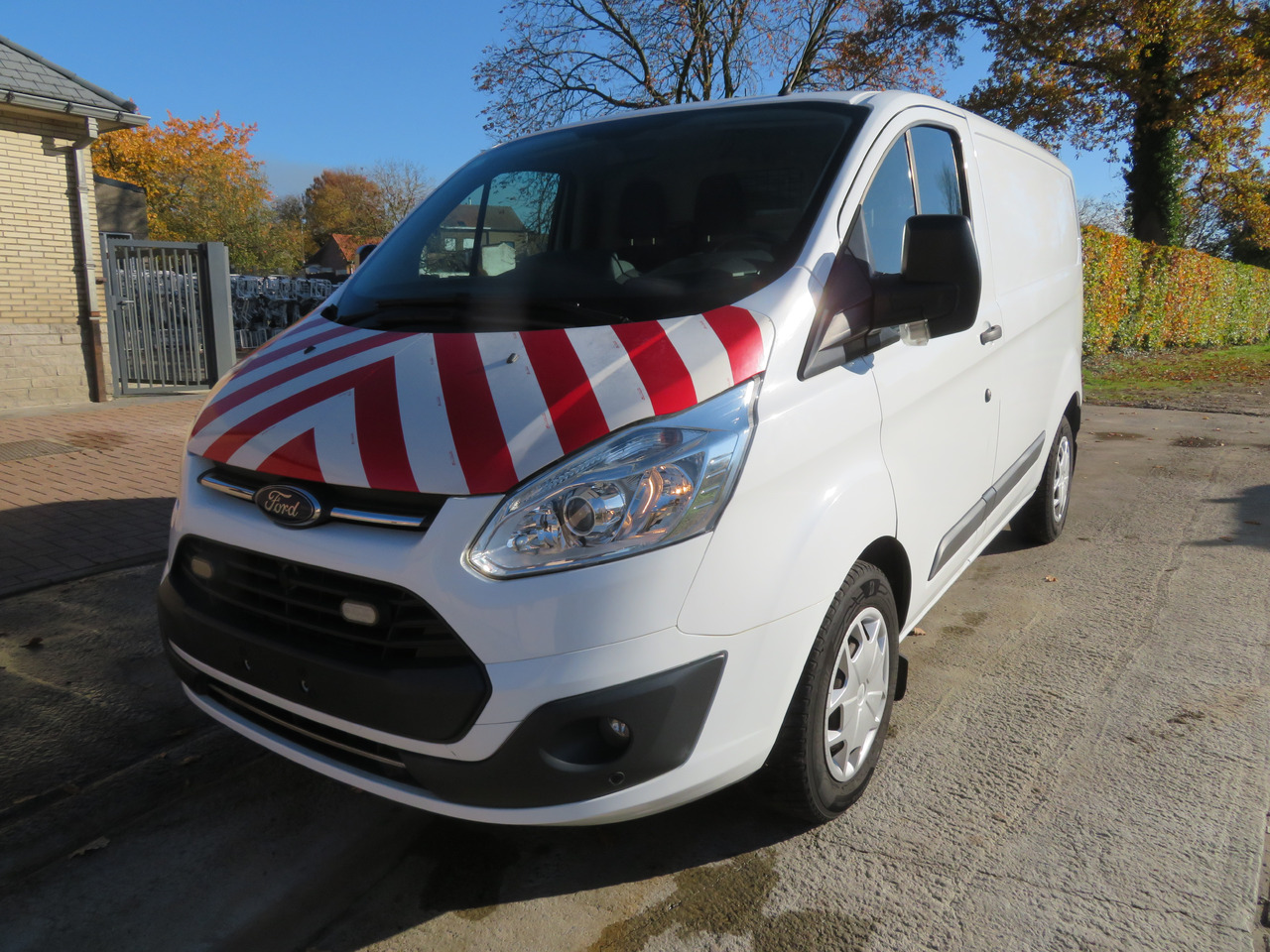 Ford Transit Custom 2.0tdci - فان المدمجة: صور 3 Ford Transit Custom 2.0tdci - فان المدمجة: صور 3