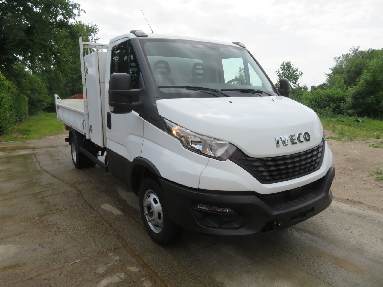 IVECO Daily 35C16 - 3.0 - قلاب صغير: صور 1 IVECO Daily 35C16 - 3.0 - قلاب صغير: صور 1