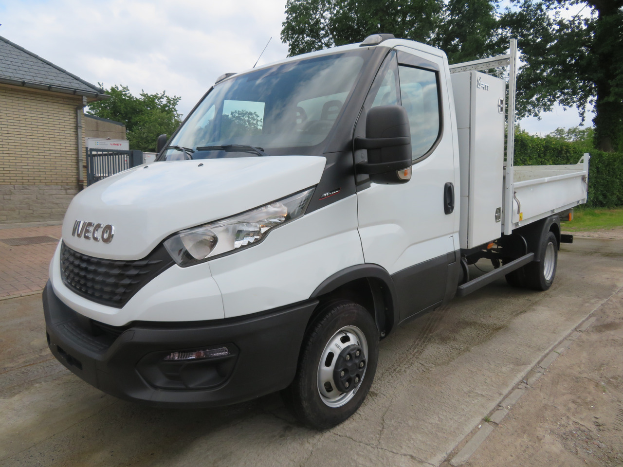 IVECO Daily 35C16 - 3.0 - قلاب صغير: صور 3 IVECO Daily 35C16 - 3.0 - قلاب صغير: صور 3